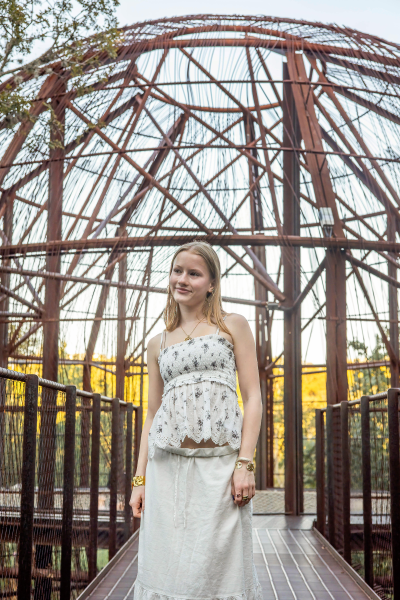 thm_oct-2026-ek-austin-senior-photos-pease-park-078.webp