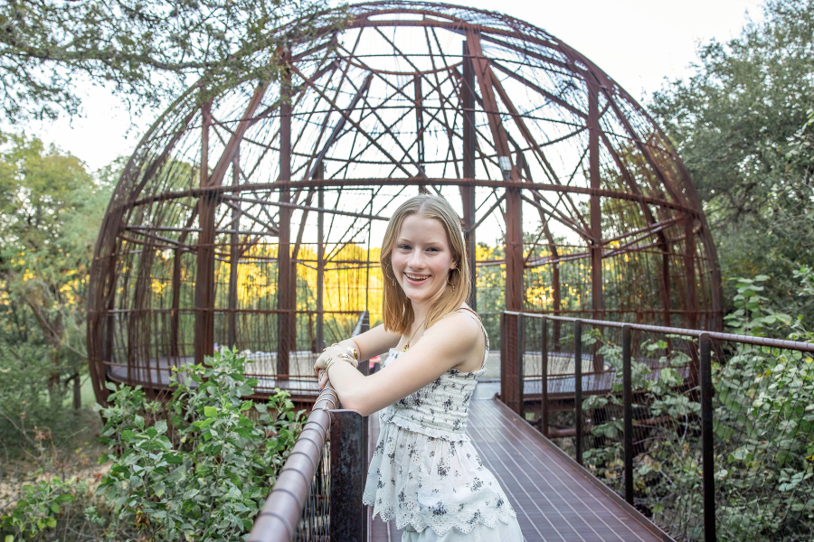 thm_oct-2026-ek-austin-senior-photos-pease-park-081.webp