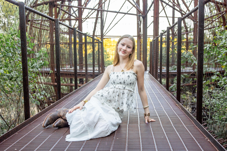 thm_oct-2026-ek-austin-senior-photos-pease-park-090.webp