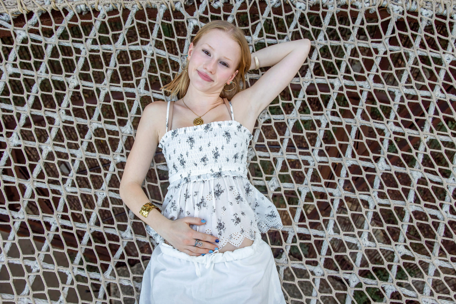 thm_oct-2026-ek-austin-senior-photos-pease-park-096.webp