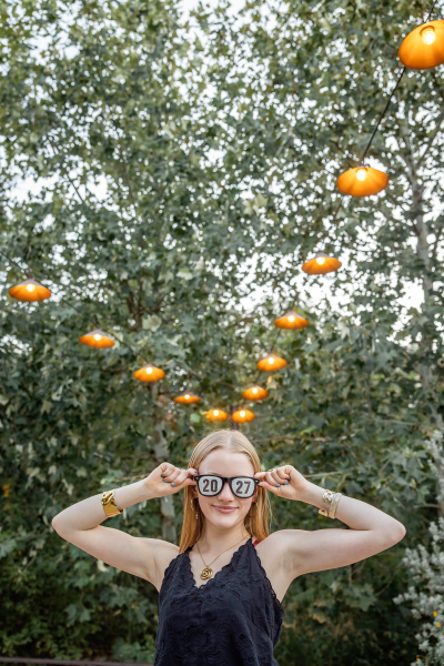 thm_oct-2026-ek-austin-senior-photos-pease-park-114.webp