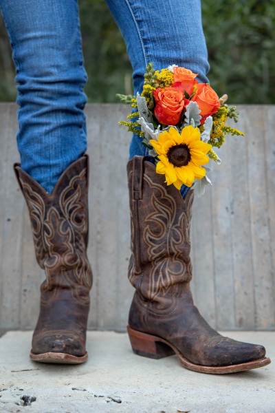 thm_oct-2026-ek-austin-senior-photos-pease-park-119.webp