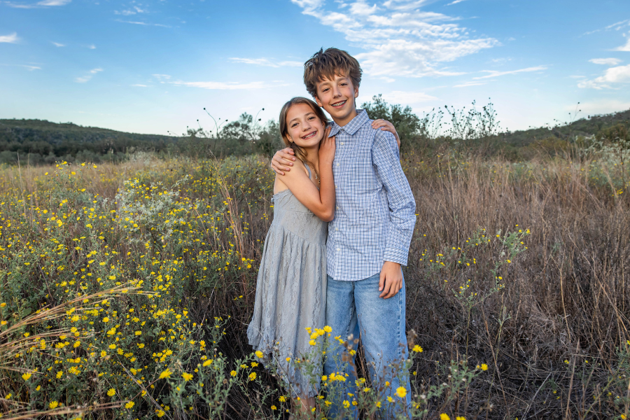 thm_oct-2026-family-photos-commons-ford-ranch-010.webp
