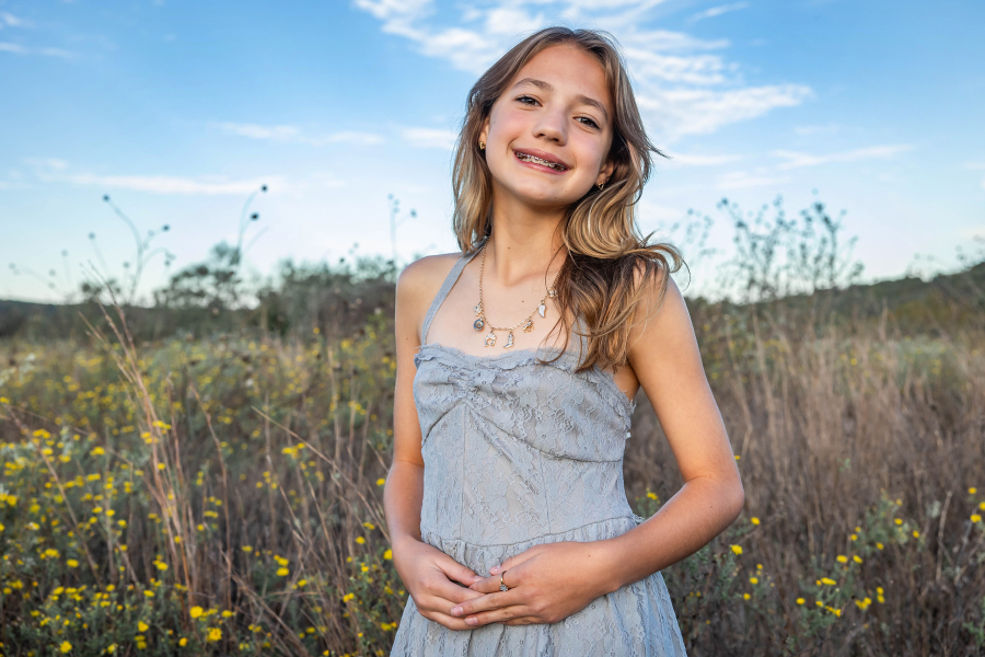 thm_oct-2026-family-photos-commons-ford-ranch-017.webp
