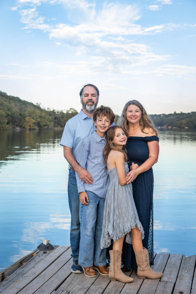 thm_oct-2026-family-photos-commons-ford-ranch-028.webp