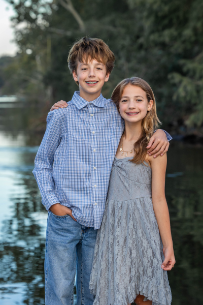 thm_oct-2026-family-photos-commons-ford-ranch-040.webp