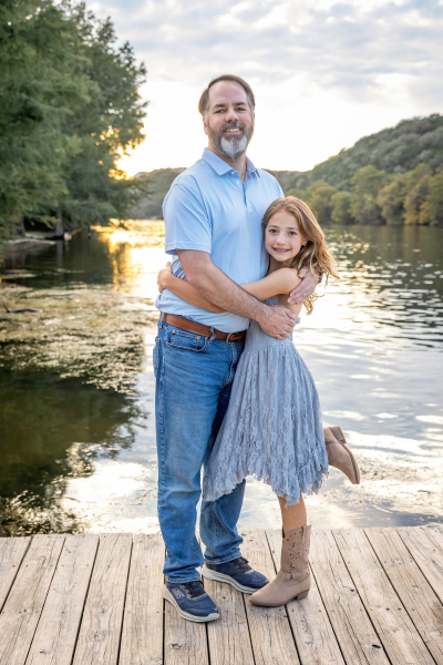 thm_oct-2026-family-photos-commons-ford-ranch-068.webp