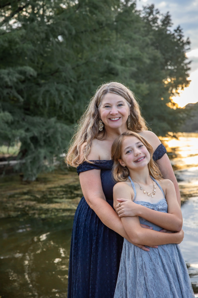 thm_oct-2026-family-photos-commons-ford-ranch-072.webp
