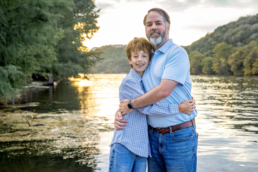 thm_oct-2026-family-photos-commons-ford-ranch-082.webp