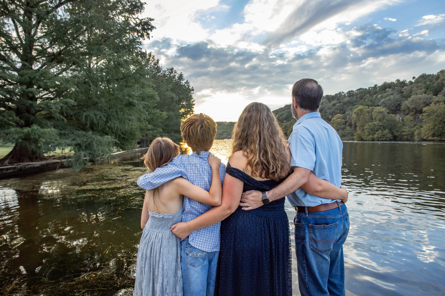 thm_oct-2026-family-photos-commons-ford-ranch-093.webp