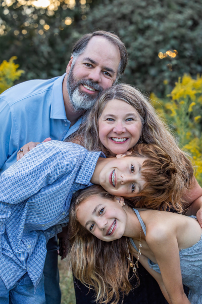 thm_oct-2026-family-photos-commons-ford-ranch-105.webp