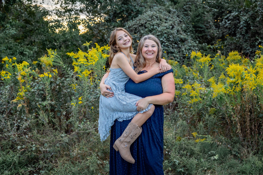 thm_oct-2026-family-photos-commons-ford-ranch-122.webp