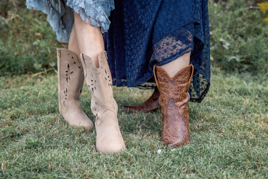 thm_oct-2026-family-photos-commons-ford-ranch-123.webp