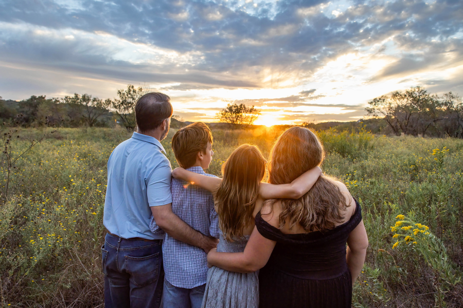 thm_oct-2026-family-photos-commons-ford-ranch-126.webp