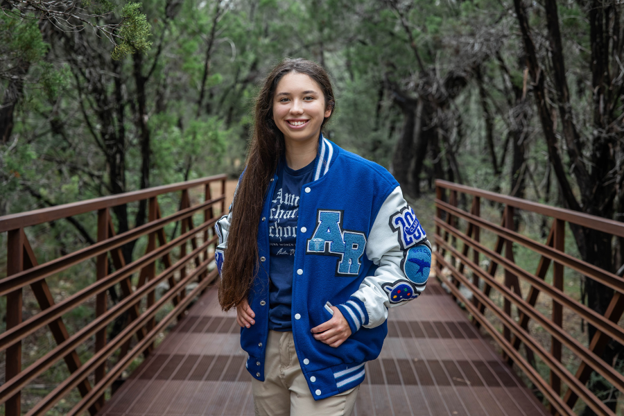 thm_oct-2026-lr-senior-family-photos-violet-crown-trail-austin-132.webp