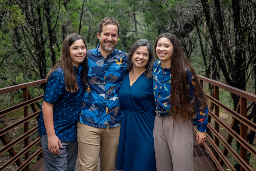 thm_oct-2026-lr-senior-family-photos-violet-crown-trail-austin-137.webp