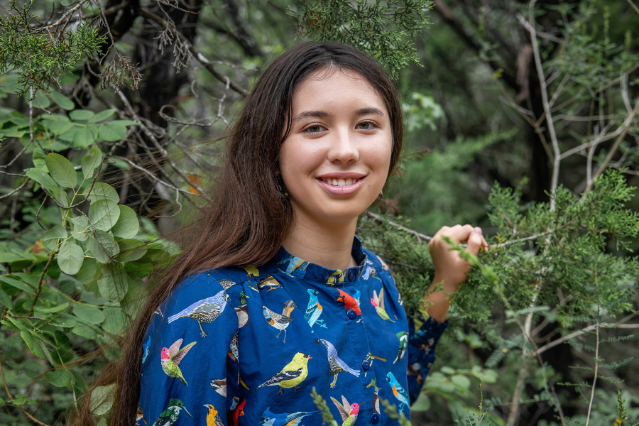 thm_oct-2026-lr-senior-family-photos-violet-crown-trail-austin-149.webp