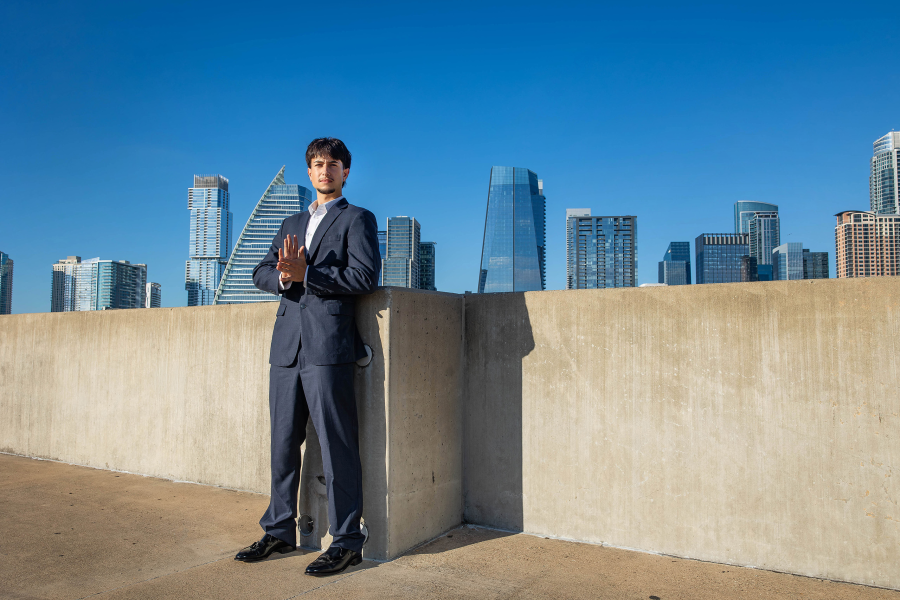 thm_oct-2026-mc-senior-photos-austin-long-center-trails-021.webp