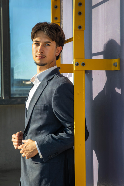 thm_oct-2026-mc-senior-photos-austin-long-center-trails-024.webp