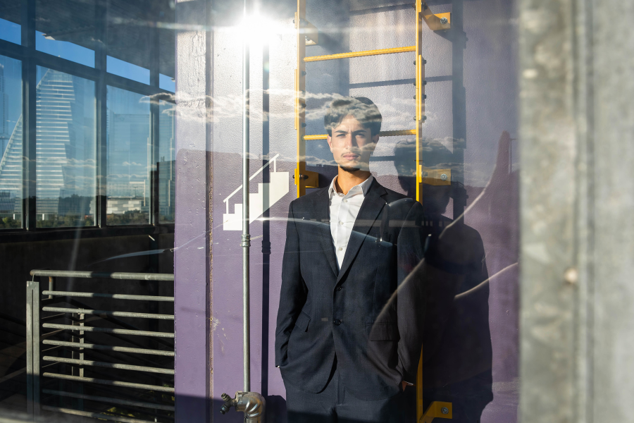 thm_oct-2026-mc-senior-photos-austin-long-center-trails-026.webp