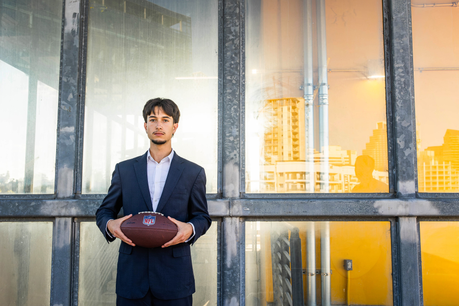 thm_oct-2026-mc-senior-photos-austin-long-center-trails-037.webp