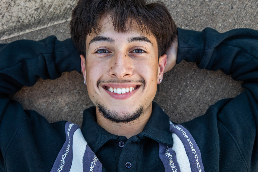 thm_oct-2026-mc-senior-photos-austin-long-center-trails-054.webp