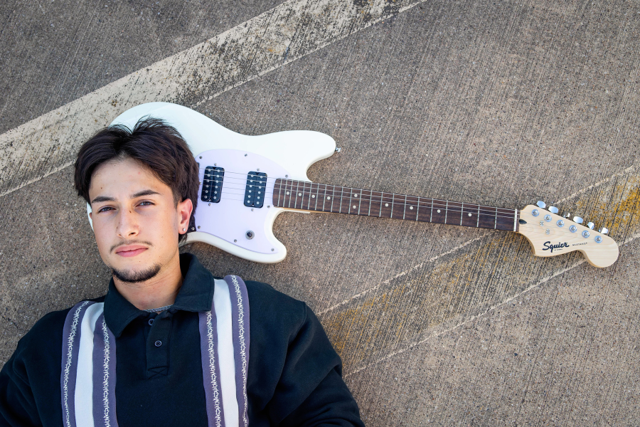 thm_oct-2026-mc-senior-photos-austin-long-center-trails-055.webp