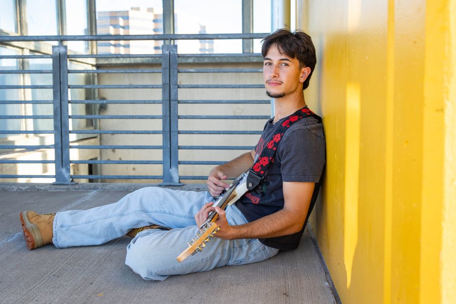 thm_oct-2026-mc-senior-photos-austin-long-center-trails-067.webp