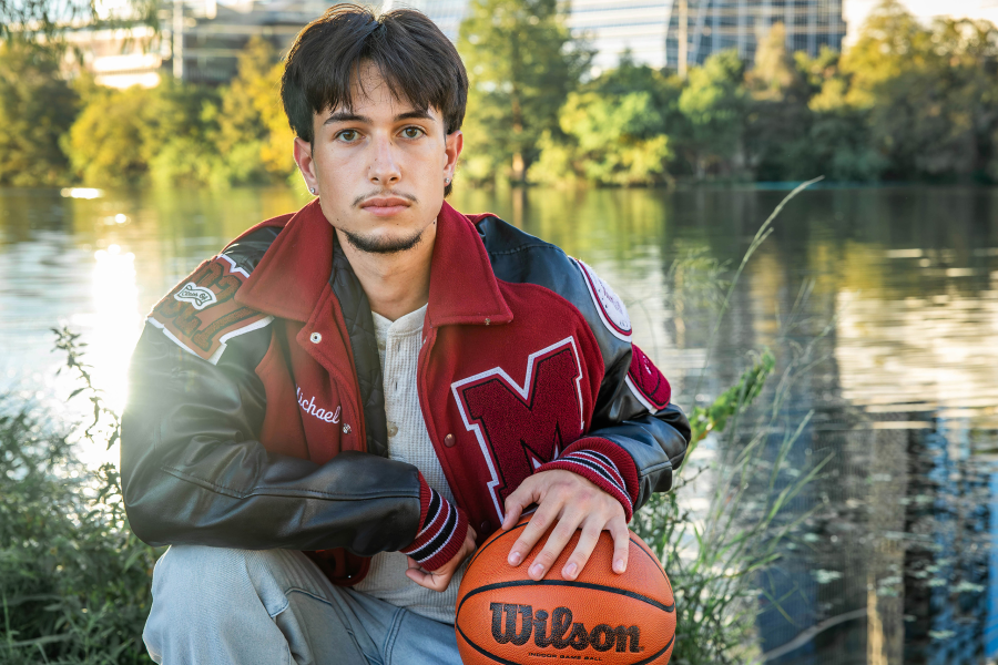 thm_oct-2026-mc-senior-photos-austin-long-center-trails-104.webp